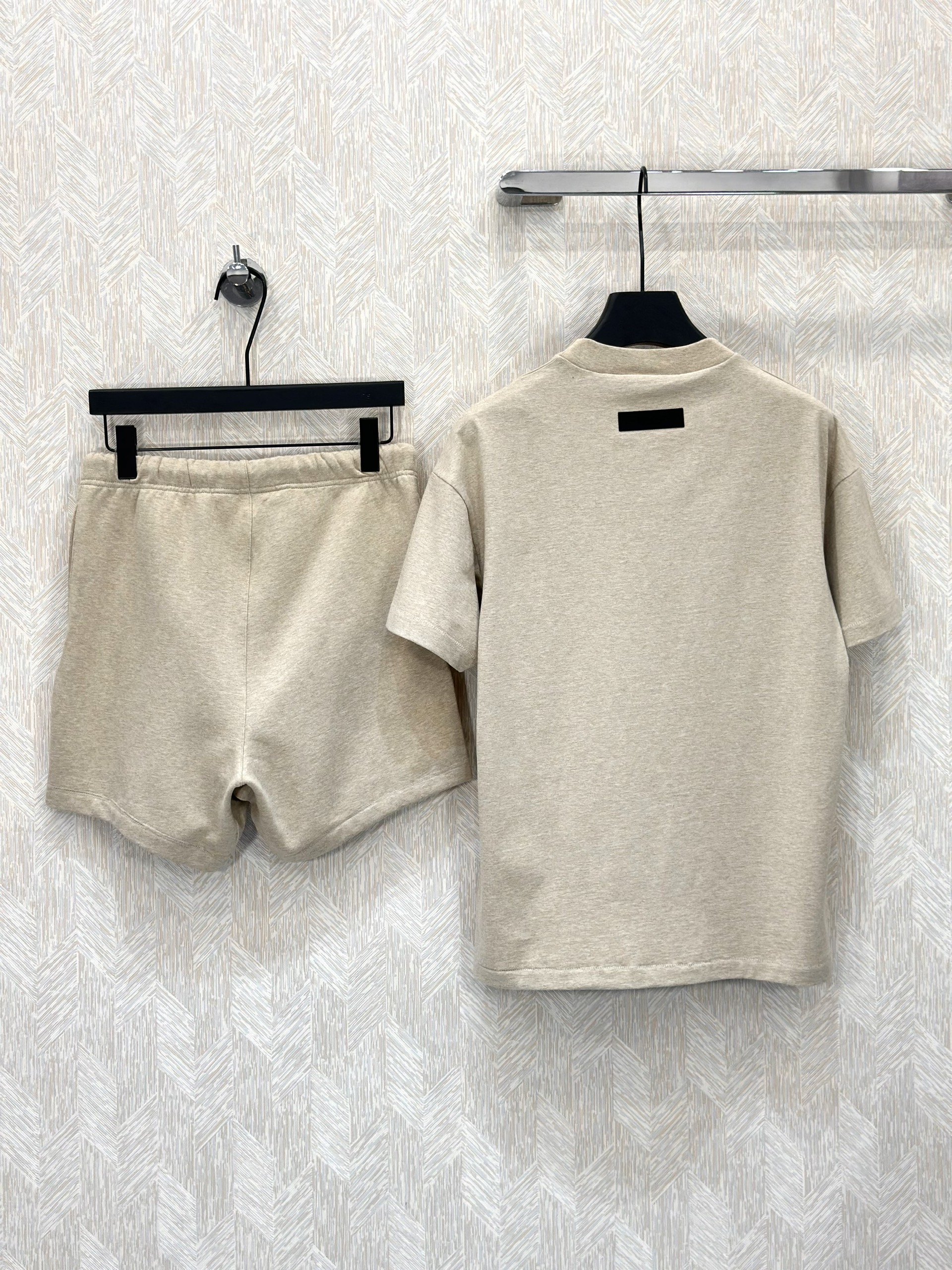 Bộ, Set hè Essentials Be logo chữ nổi Like Auth on web VTN